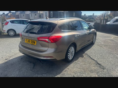 Ford Focus TITANIUM 6