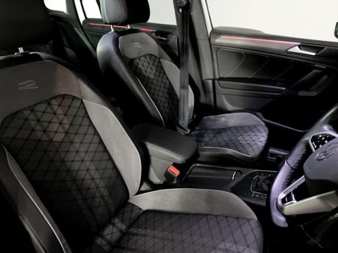 Volkswagen Tiguan 1.5 TSI R-Line SUV 5dr Petrol DSG Euro 6 (s/s) (150 ps) Air Con - Alloys - 11