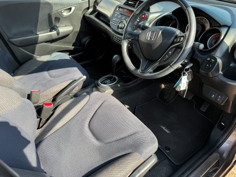 Honda Jazz I-VTEC ES PLUS AUTO 10