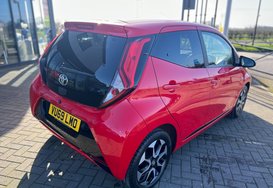 Toyota Aygo VVT-I X-TREND X-SHIFT 5 DOOR AUTO 7