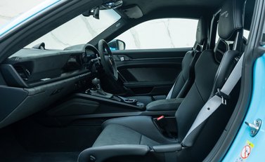 Porsche 911 GT3 RS (992) 18