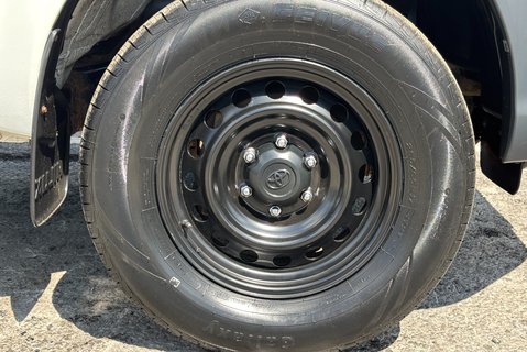 Toyota Hilux Active 4WD Ecb Arborous Tipper Truck - New Body 26