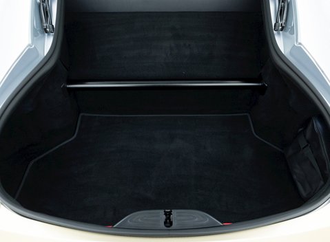 Aston Martin V12 Vantage 35