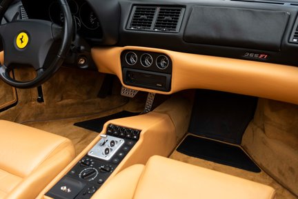 Ferrari F355 F1 Spider 39