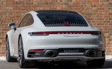 Porsche 911 (992) Carrera 4S 3