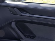 Porsche 911 Carrera 4 GTS HEV 18