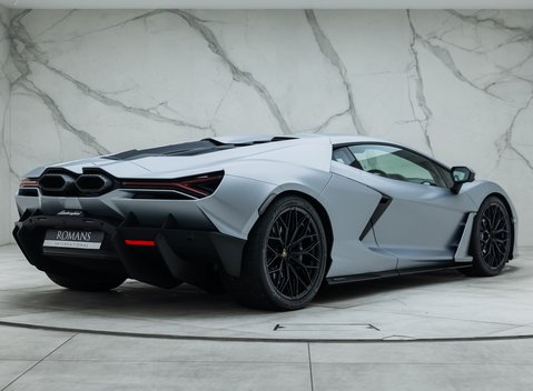 Lamborghini Revuelto 7