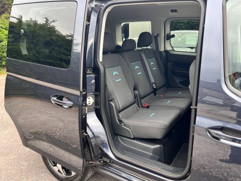 Ford Tourneo Connect 2.0 EcoBlue Active DCT Euro 6 (s/s) 5dr 27