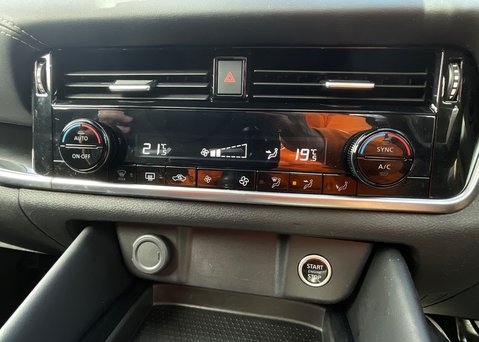 Nissan Qashqai DIG-T N-CONNECTA MHEV 22