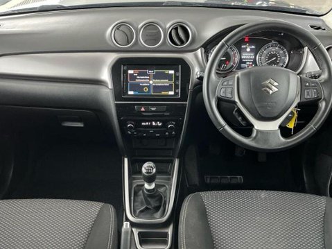 Suzuki Vitara SZ-T BOOSTERJET MHEV 3