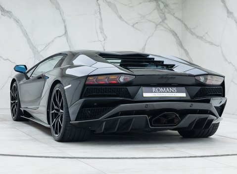 Lamborghini Aventador S LP 740-4 9