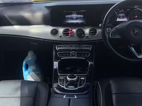 Mercedes-Benz E Class 2.0 E220d SE Saloon 4dr Diesel G-Tronic+ Euro 6 (s/s) (194 ps) 25