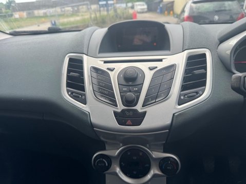 Ford Fiesta 1.6 TDCi Titanium 5dr 9