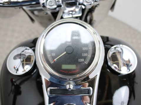 Harley-Davidson Softail Fat Boy Special CVO LIMITED 19