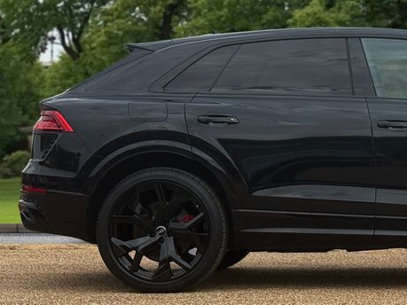 Audi RS Q8 VORSPRUNG TFSI QUATTRO MHEV 12