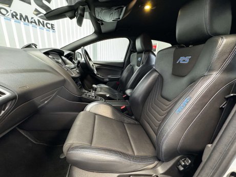 Ford Focus 2.3T EcoBoost RS Hatchback 5dr Petrol Manual AWD Euro 6 (s/s) (350 ps) 4