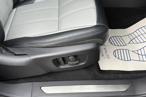 Land Rover Range Rover Evoque R-DYNAMIC HSE MHEV -ADAPTIVE CRUISE -PAN ROOF -HEATED S/WHEEL - FULL S/HIST 36
