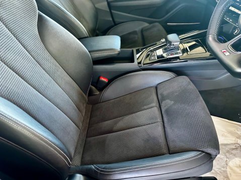 Audi A4 2.0 TFSI 40 Black Edition S Tronic Euro 6 (s/s) 4dr 33