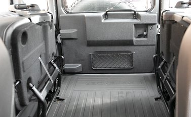 Land Rover Defender 90 TD XS Station Wagon 16