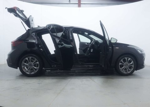 Ford Focus 1.0 Focus ST-Line MHEV Auto 5dr 56