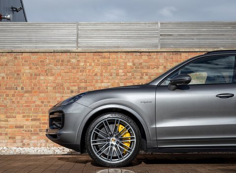 Porsche Cayenne Turbo S E-Hybrid 28