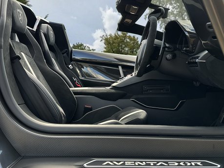 Lamborghini Aventador SVJ ROADSTER (LP 770-4) 70