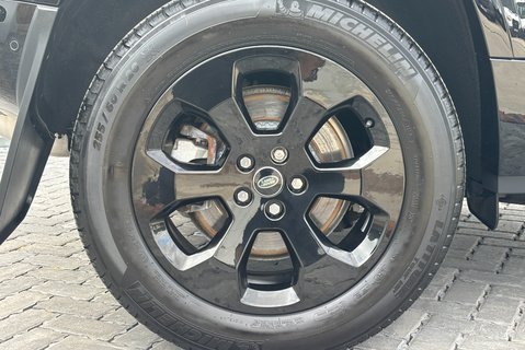 Land Rover Defender 90 D300 Hard Top X-Dynamic HSE 35