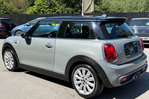 Mini Hatch COOPER S CLASSIC - CAT S - LOW MILEAGE - NAV & COMFORT PLUS PACKS -CAMERA 2