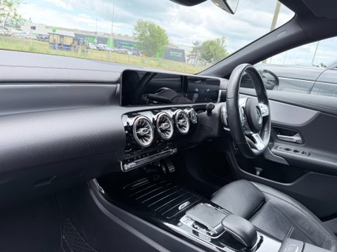 Mercedes-Benz CLA Class 2.0 CLA 220 AMG LINE PREMIUM 9