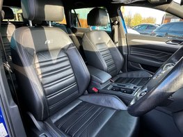 Volkswagen Passat 1.5 Passat R-Line TSi Evo 5dr 68