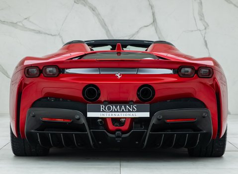 Ferrari SF90 Spider 8