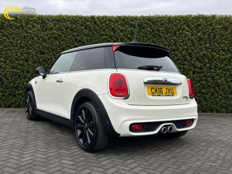 Mini Hatch 2.0 Cooper SD 3dr 7