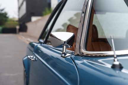 Mercedes-Benz SL Series 280 SL 10