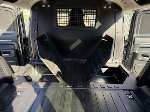 Land Rover Defender HARD TOP SE MHEV 49