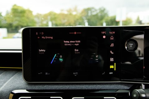 Renault 5 TECHNO E-TECH 24