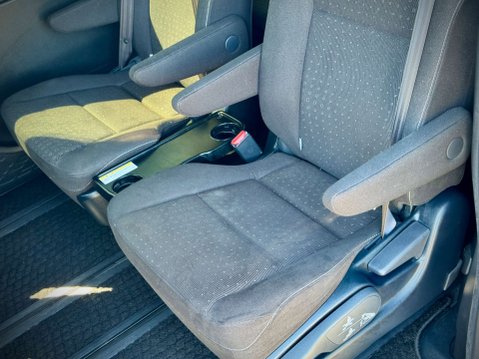 Toyota Voxy Hybrid 7 Seater 69