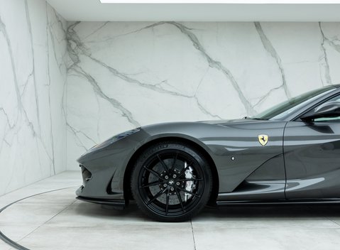 Ferrari 812 Superfast 35