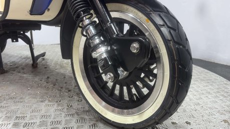 Royal Alloy GP AC 2019 ONLY 168 MILES NEW MOT CUSTOM SCOOTER 125CC LEARNER 17