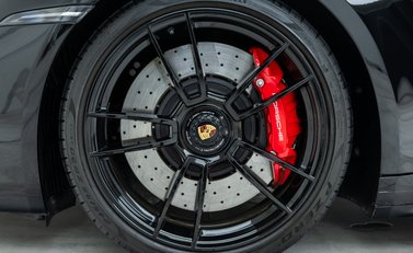 Porsche 911 Carrera GTS (992) 10