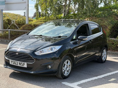 Ford Fiesta 1.6 TDCi ECOnetic Titanium Hatchback 5dr Diesel Manual Euro 5 (s/s) (95 ps) 5