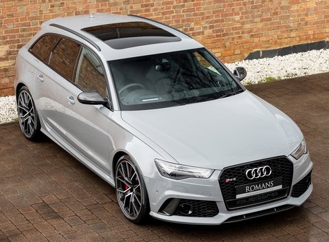 Audi RS6 Avant Performance 8