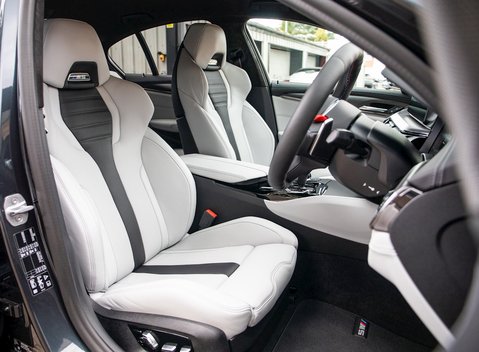 BMW M5 Competition 12