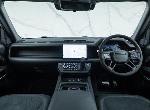 Land Rover Defender 110 V8 CARPATHIAN EDITION Urban 21