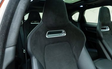 Jaguar F-Pace SVR 14