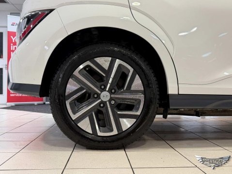 Hyundai KONA 64kWh Premium Auto 5dr (10.5kW Charger) 70