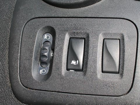 Renault Master 2.3 dCi 35 Business FWD MWB Medium Roof Euro 6 5dr 17