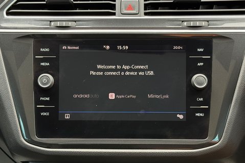 Volkswagen Tiguan SEL TSI BMT 4MOTION DSG - PANROOF - CARPLAY - FULL SERVICE HISTORY 43