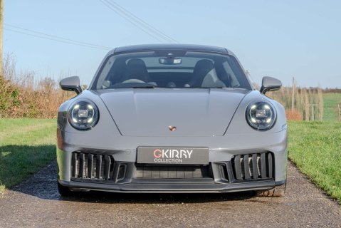 Porsche 911 Carrera 4 GTS HEV 25