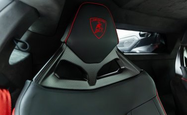 Lamborghini Revuelto 16