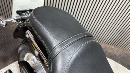 Triumph Bonneville 2013 ONLY 13K 1 OWNER LONG MOT MID-WEIGHT CRUISER BIKE 865CC 12